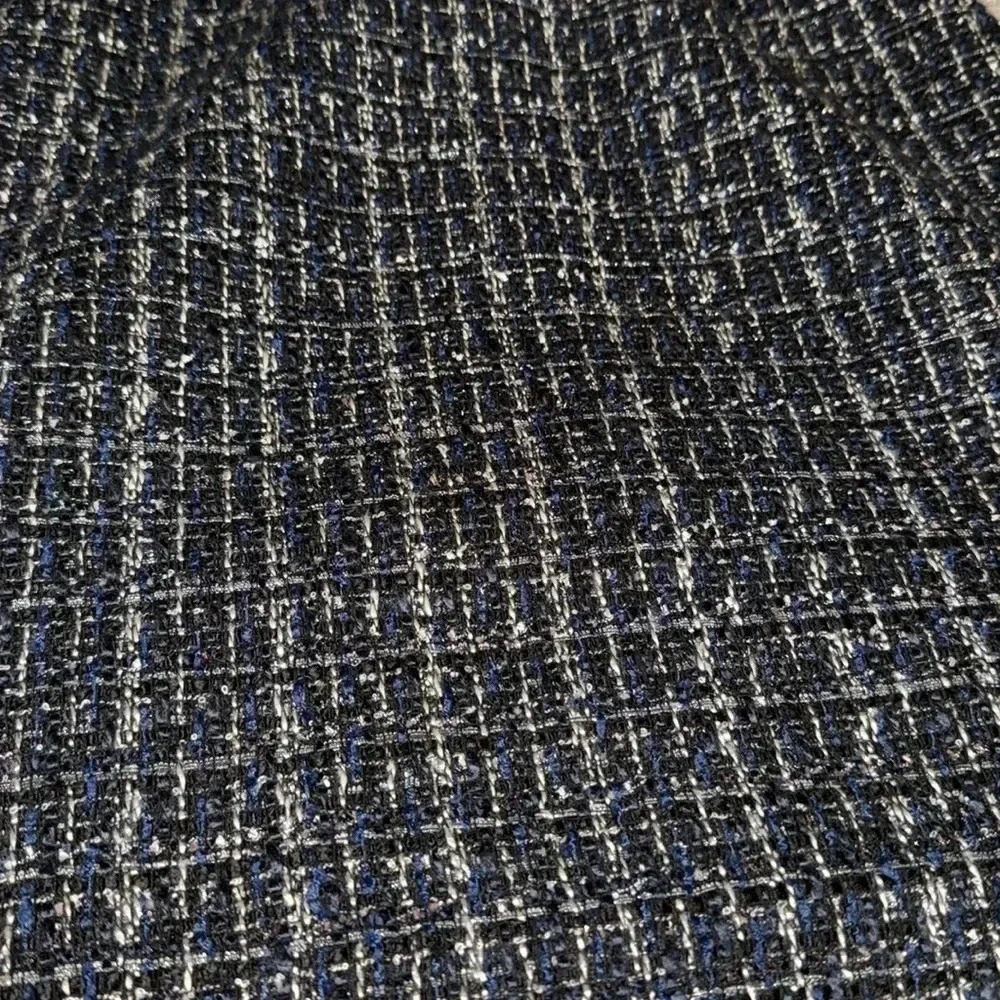 White House Black Market | Wool blend Pencil Skirt, size 4. - Picture 6 of 13